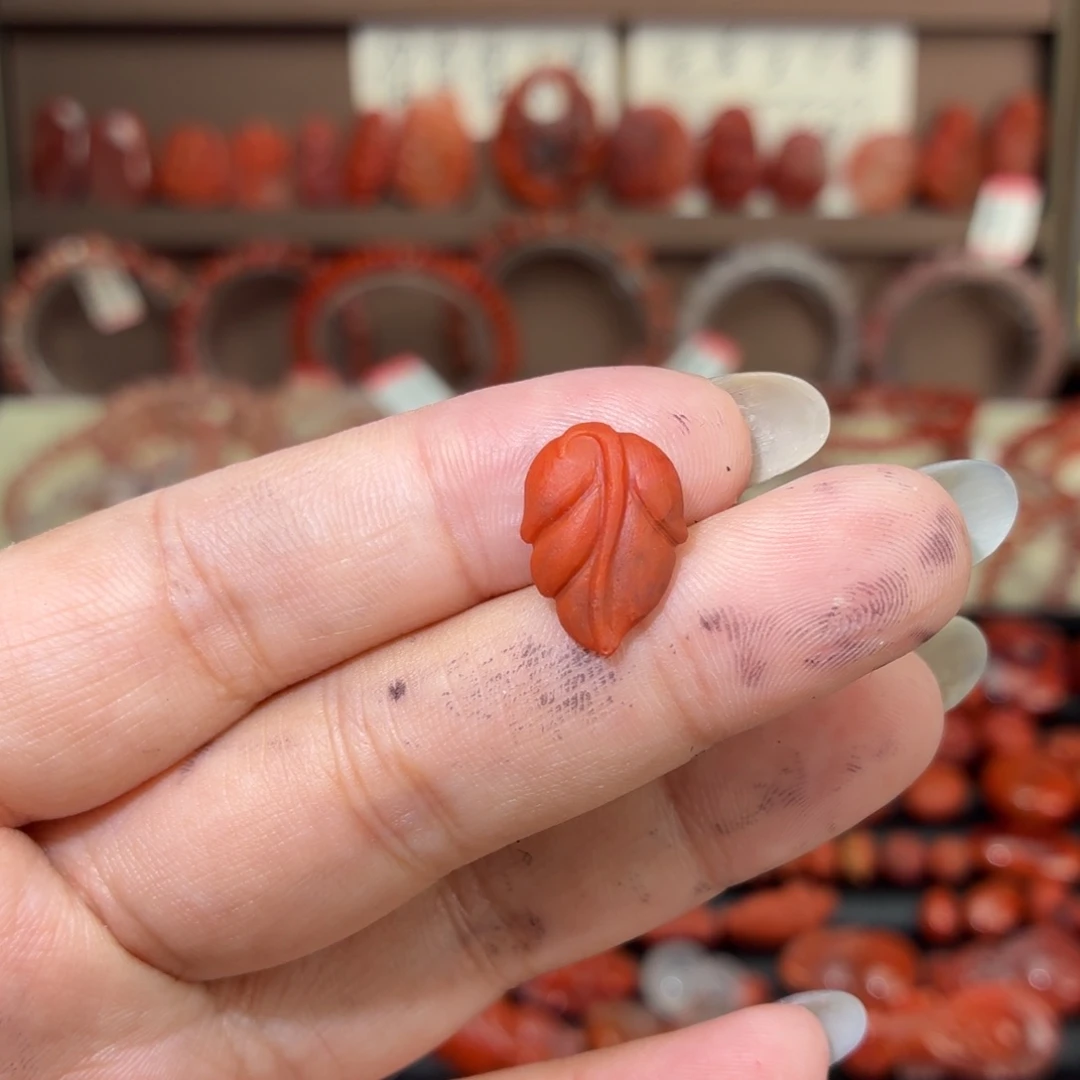 南红玛瑙未镶嵌颈饰金枝玉叶