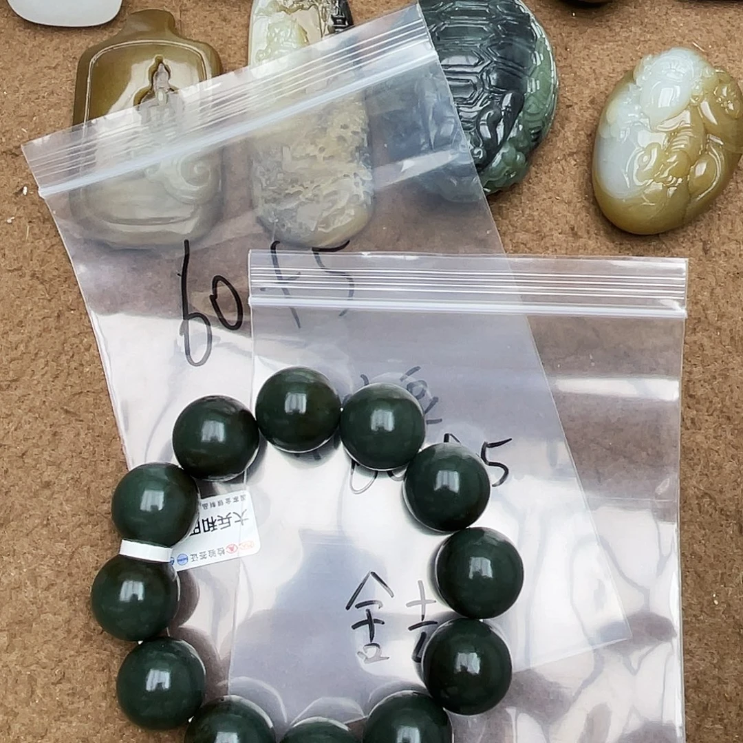 舍***身和田玉未镶嵌颈饰