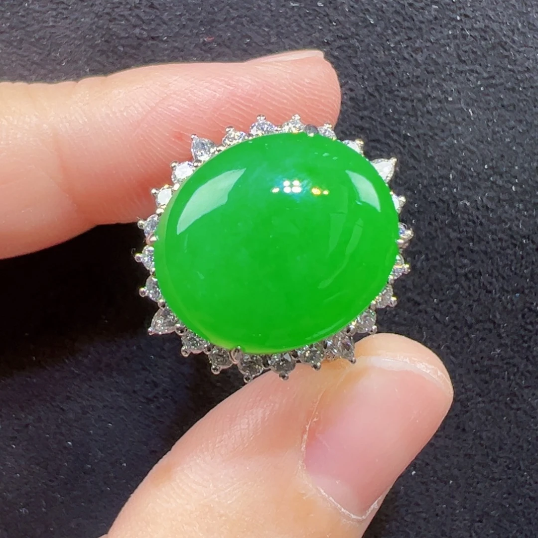 18K金镶嵌戒指翡翠戒指