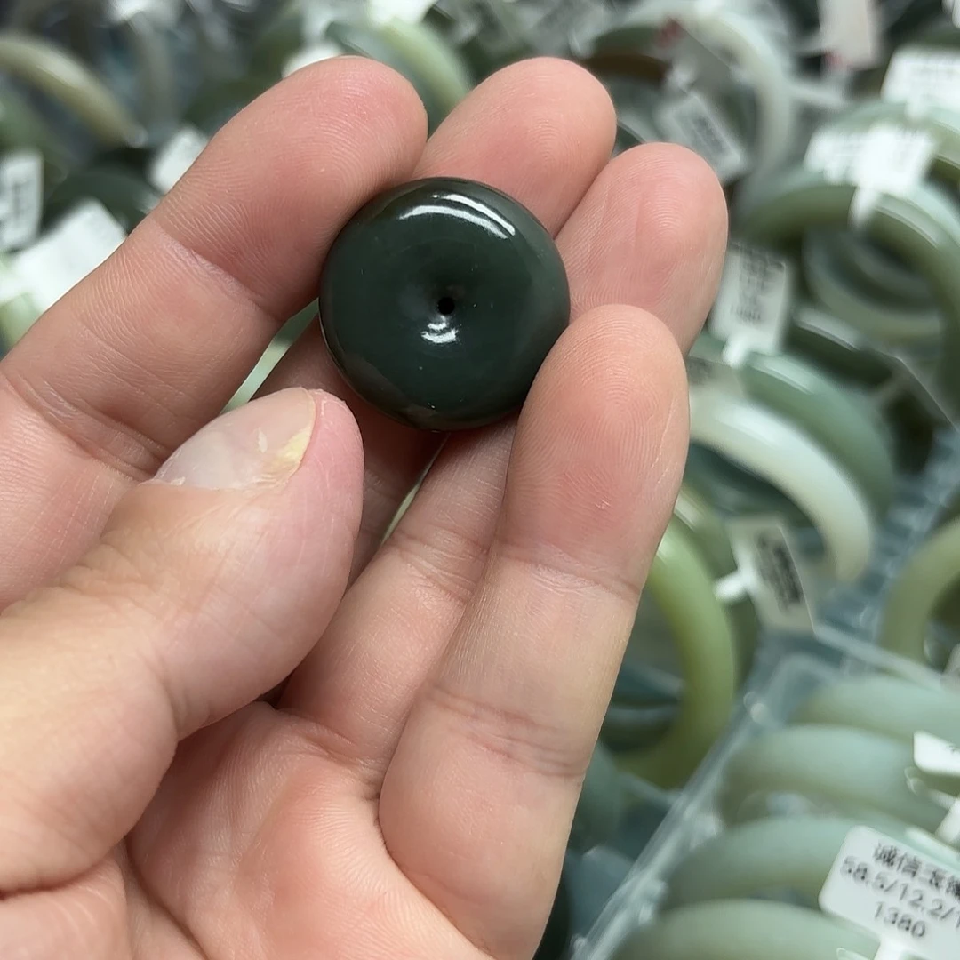 未镶嵌手镯和田玉（糖玉）