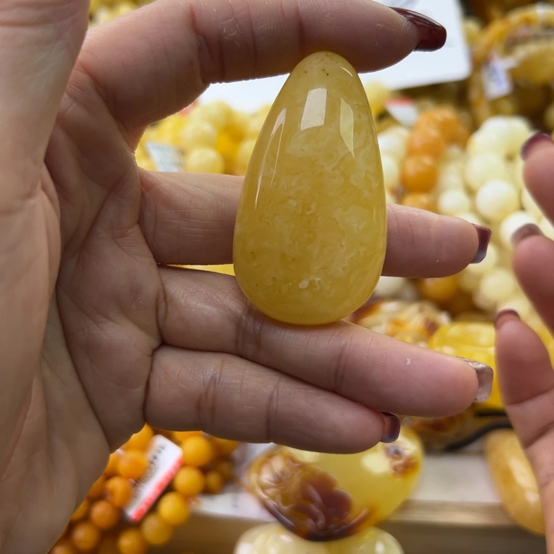 琥珀珠宝奇石未镶嵌