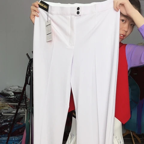 4XL男。