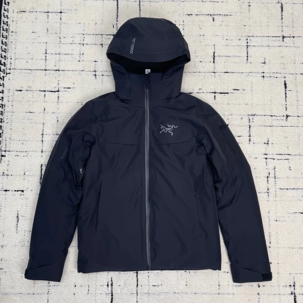 99新 ARC'TERYX/始祖鸟 macai  男款 M码 黑色连帽羽绒服1399