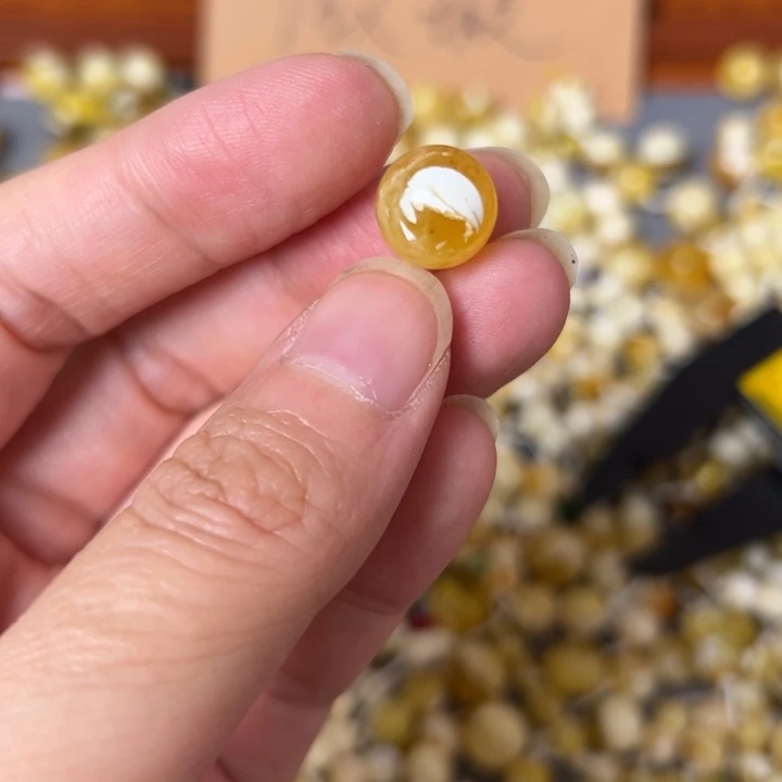 蜜蜡未镶嵌裸石10.9mm一个