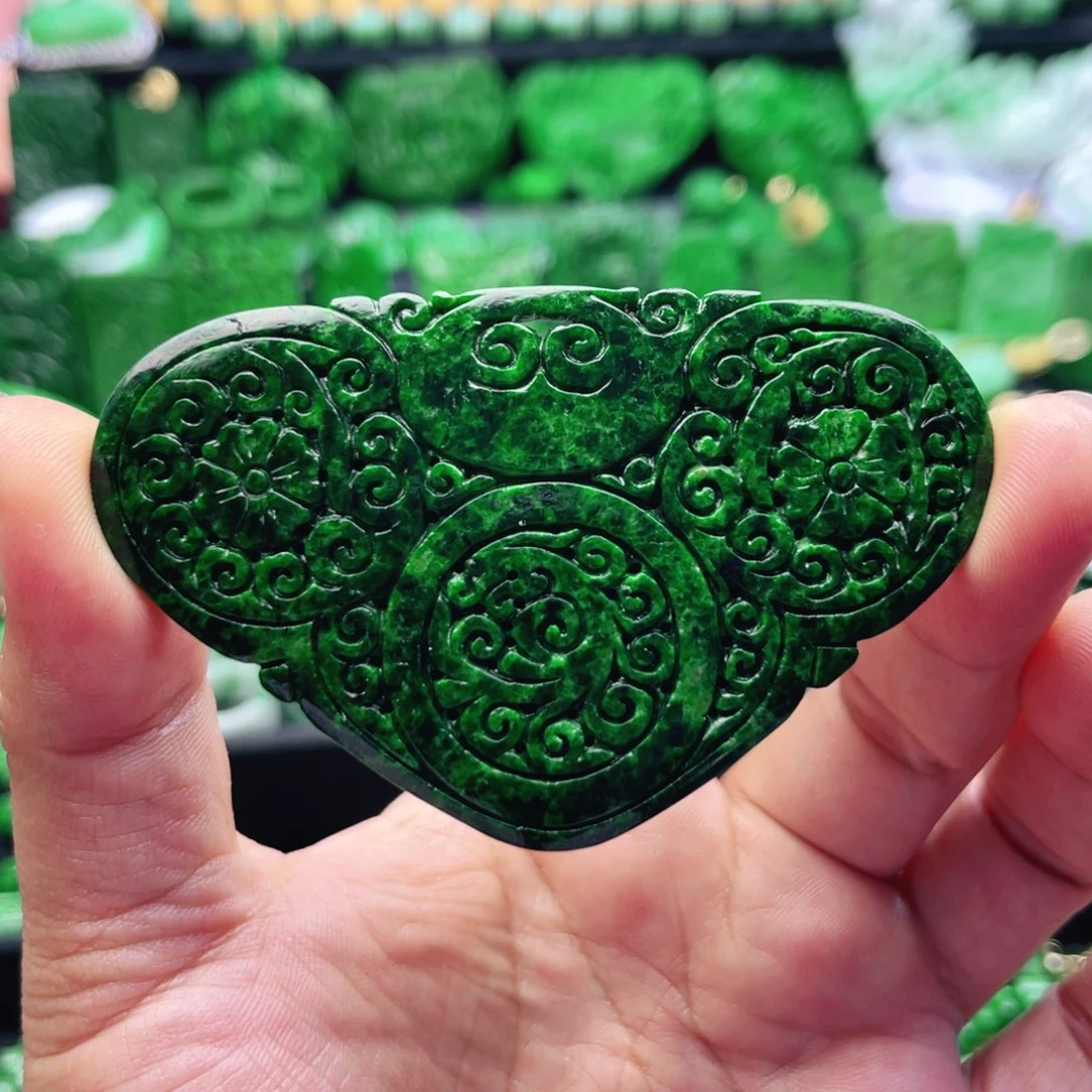 只买单纯的吊坠，没带链子，属的性质。吊坠