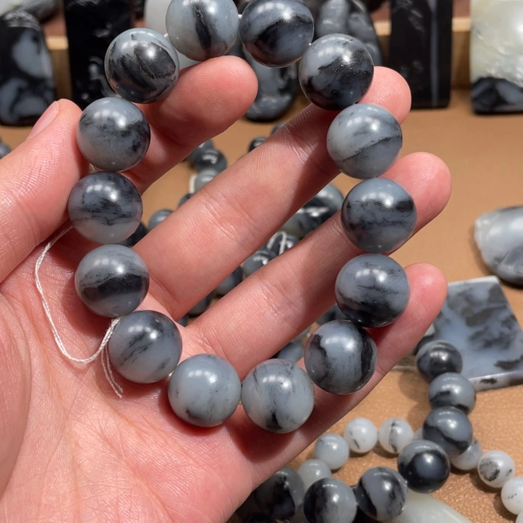 未镶嵌手串和田玉钟*