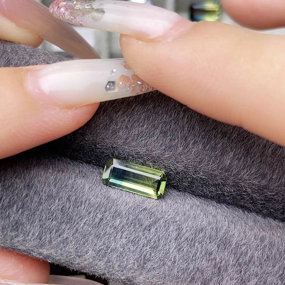裸石蓝宝石CGRL长方VB评级1.73ct/0133