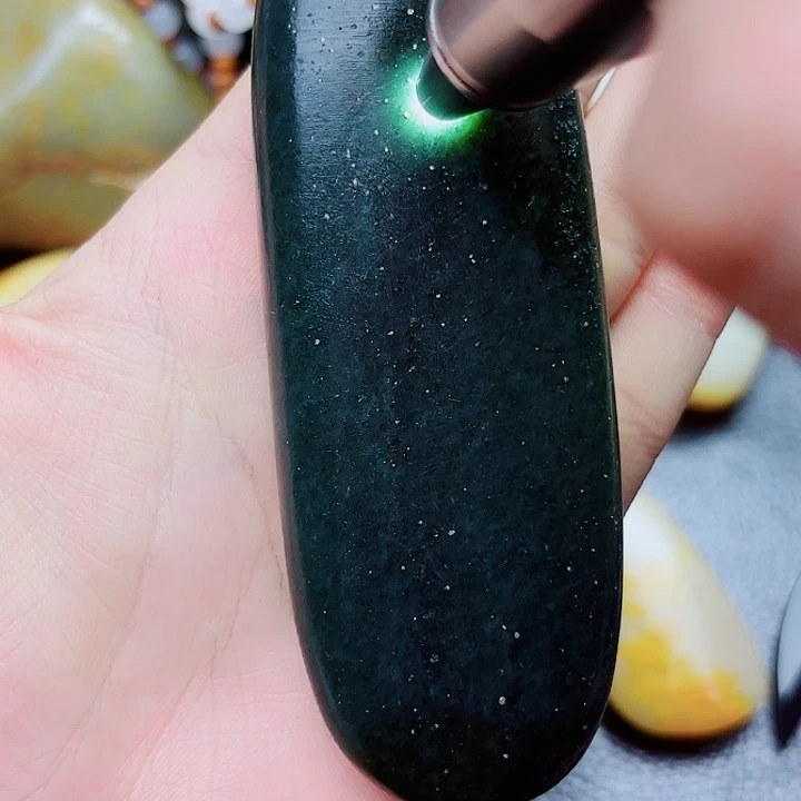 未镶嵌和田玉挂件