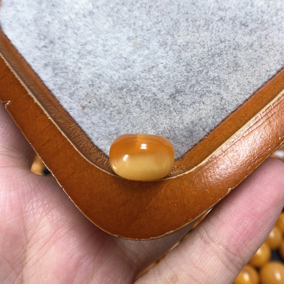蜜蜡裸石未镶嵌绿**呀蜜蜡裸珠