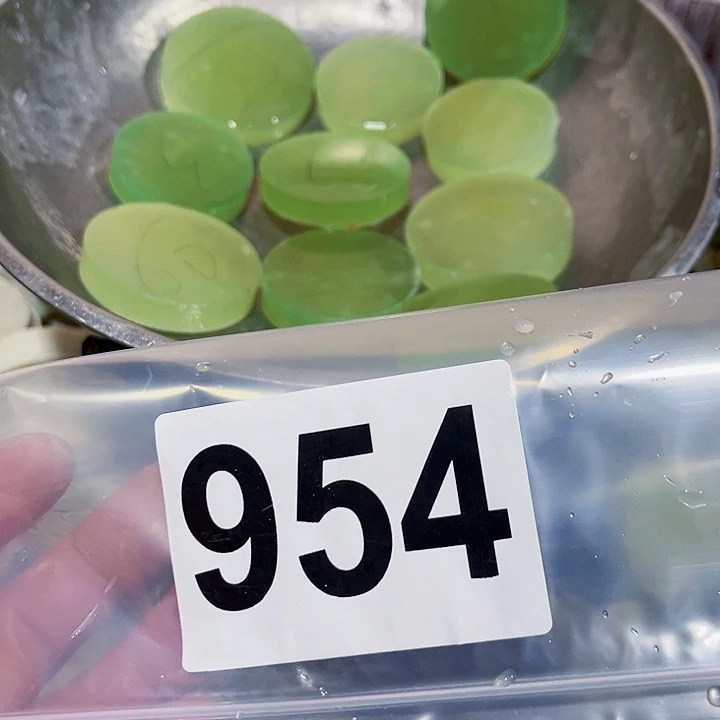 蛇纹石玉未镶嵌珠宝半成品