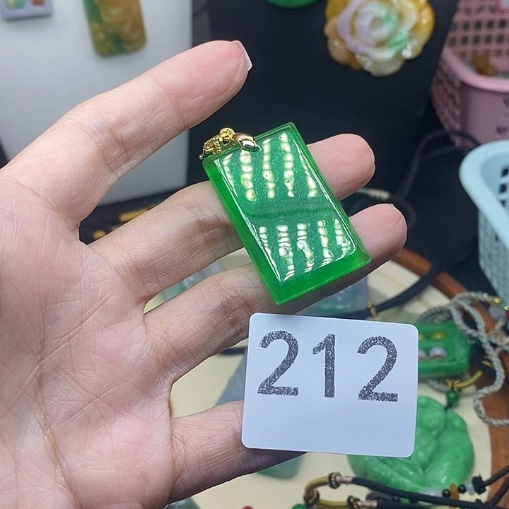 吊坠(赠链)未镶嵌翡翠