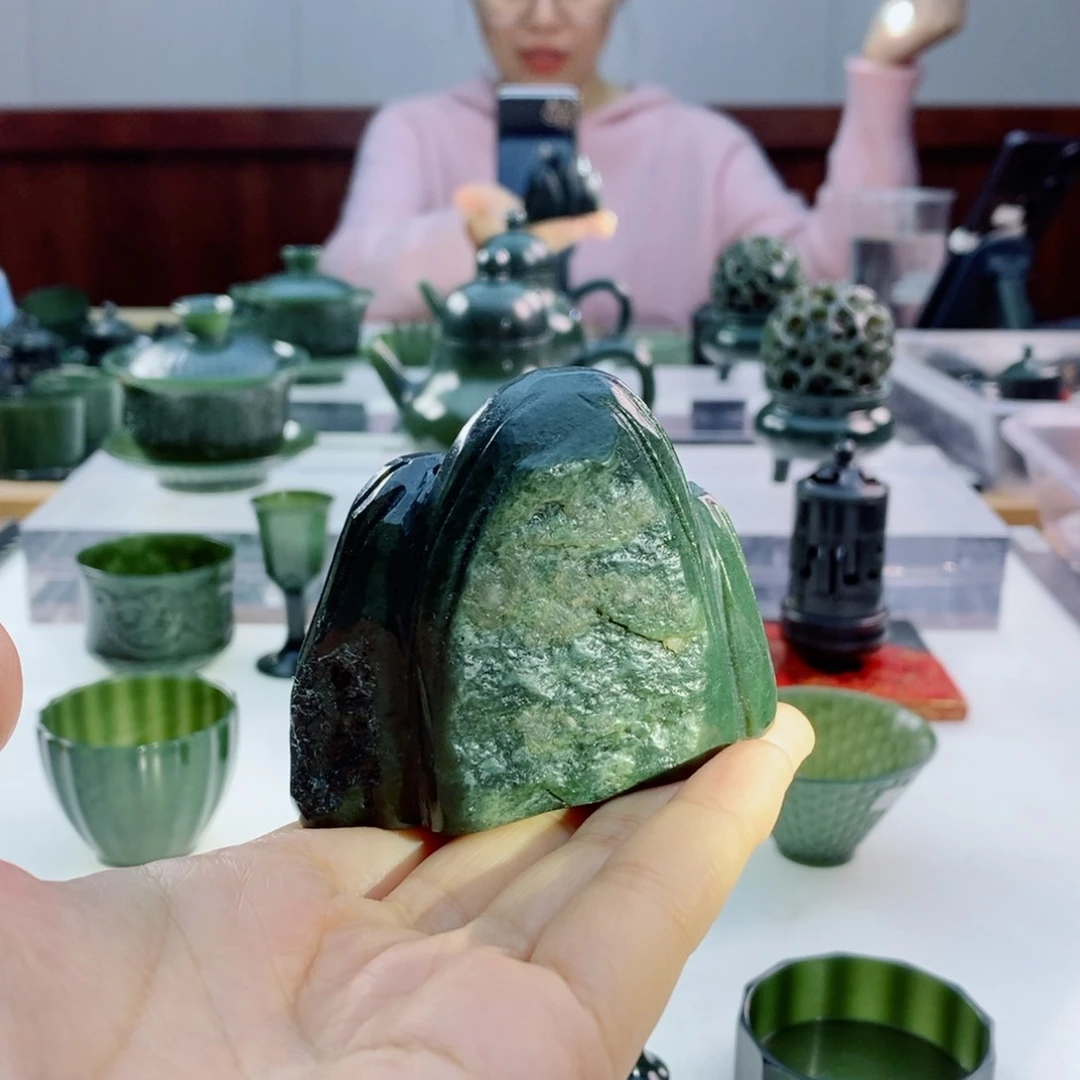 未镶嵌和田玉摆件
