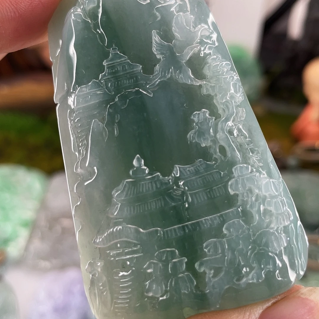 翡翠未镶嵌颈饰山水牌