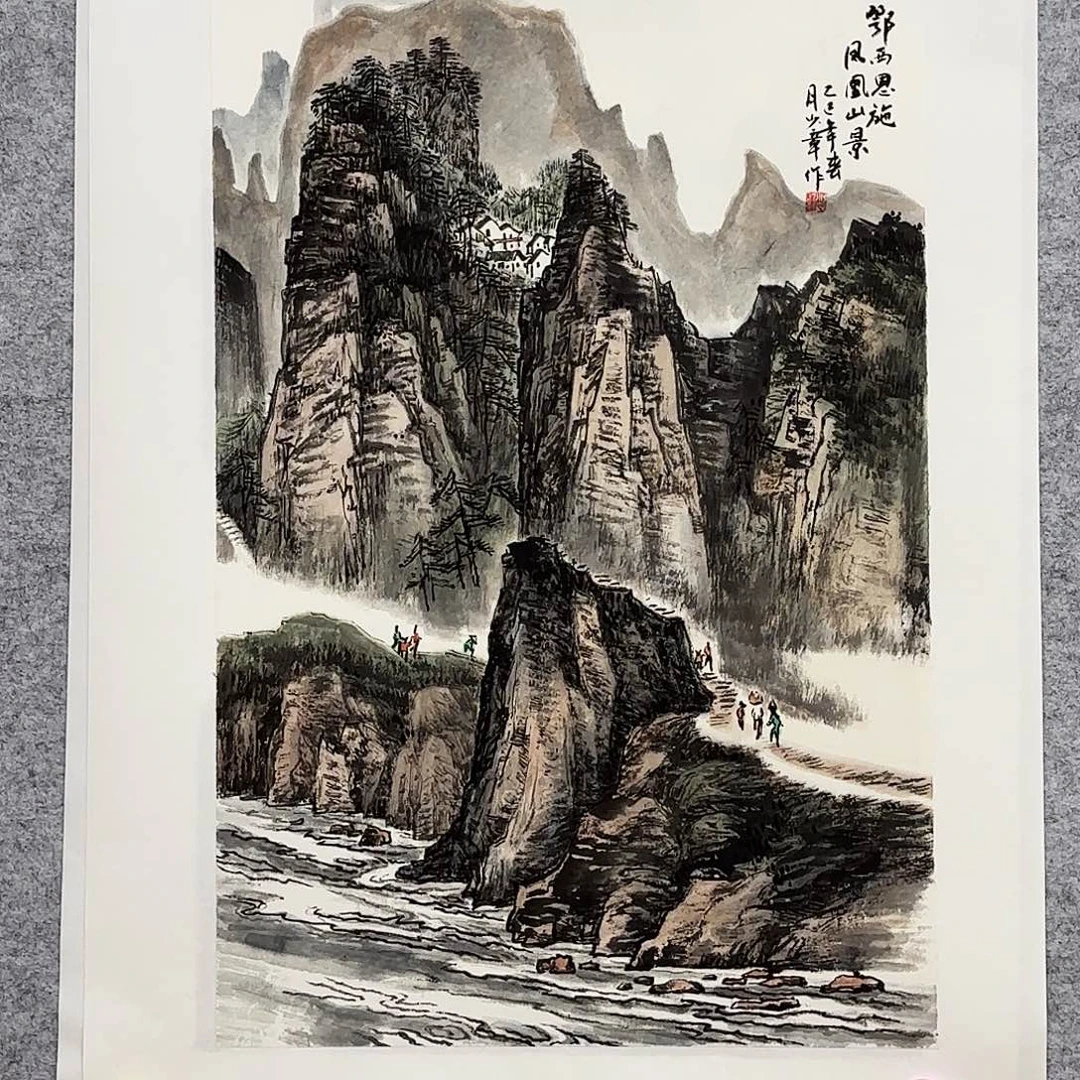 国画花鸟的翅膀是由两个