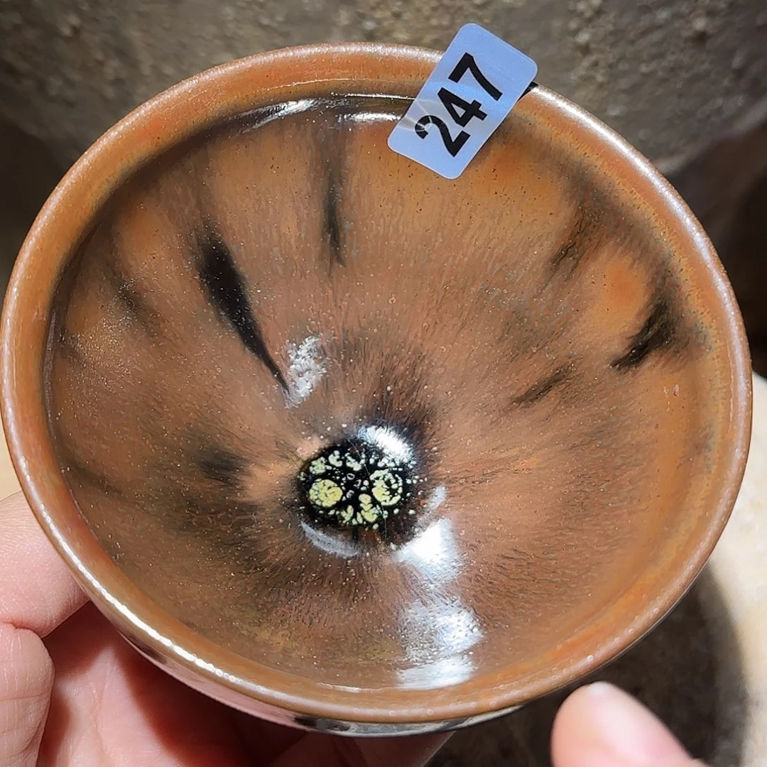 茶盏琢泥窑烧开窑现场