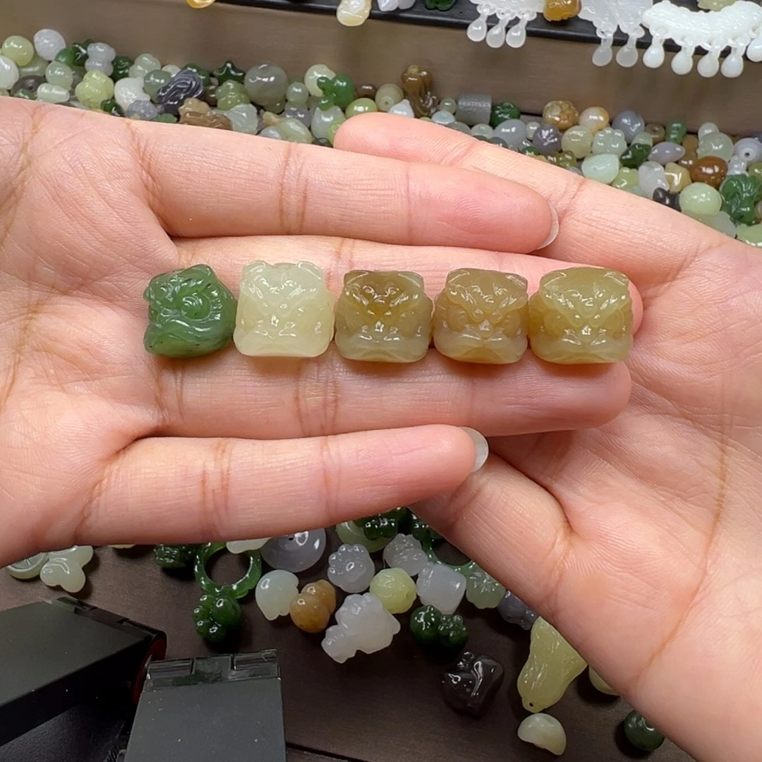 和田玉未镶嵌颈饰199一个多样性发其一