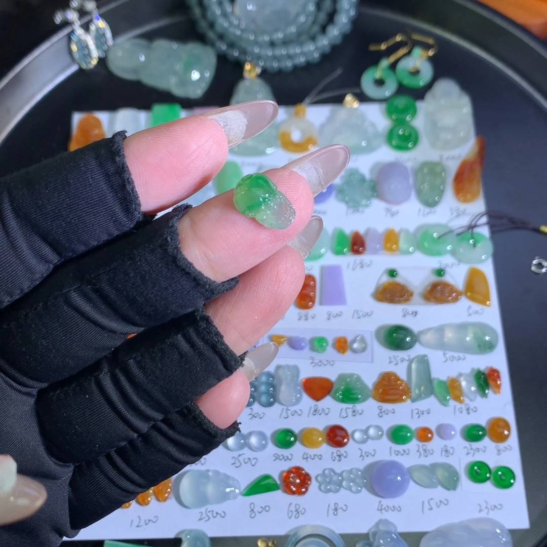 翡翠未镶嵌吊坠(不含链)绿貔貅