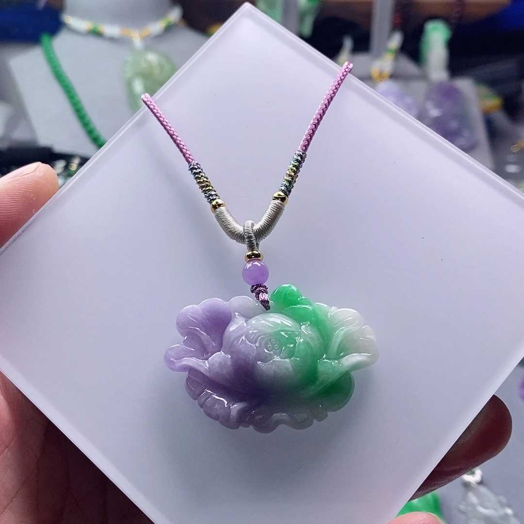 翡翠未镶嵌吊坠(赠链)