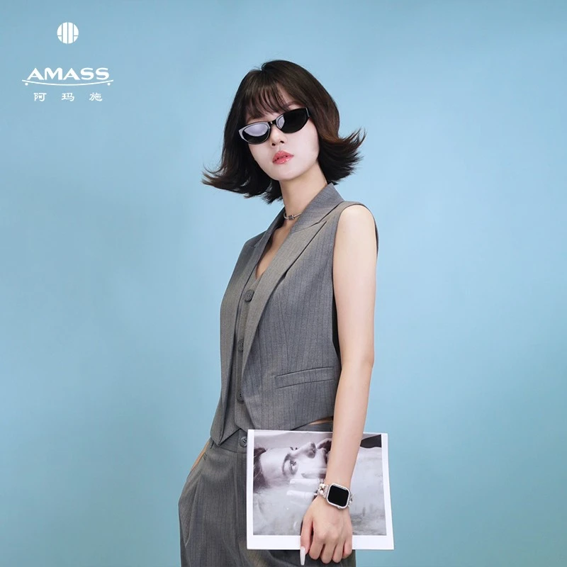 AMASS/阿玛施新款老钱风时尚高知率性显瘦修身灰色西装马甲540045