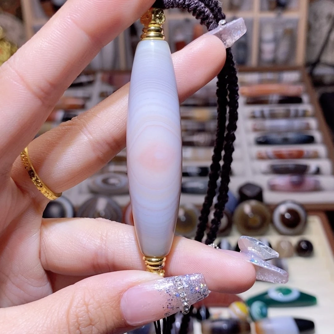 玛瑙/玉髓颈饰未镶嵌是****?