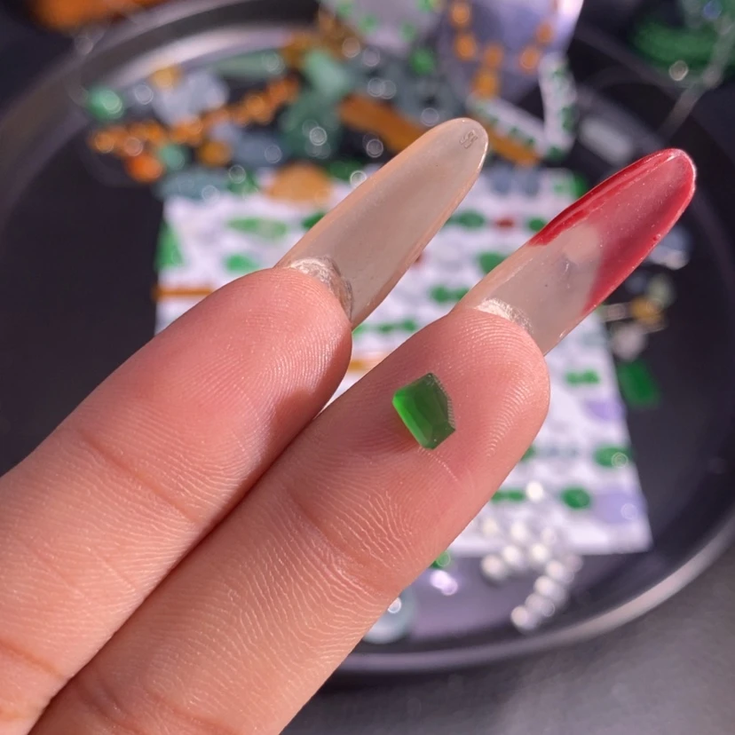 【闪购商品】翡翠挂件未镶嵌切割