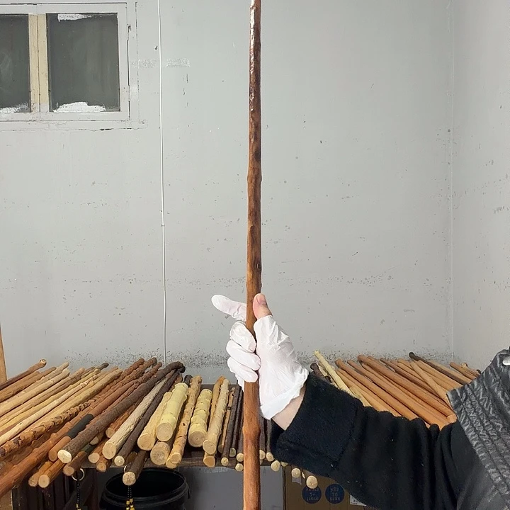 财***哥秦岭石山红牛筋鞭杆有瑕