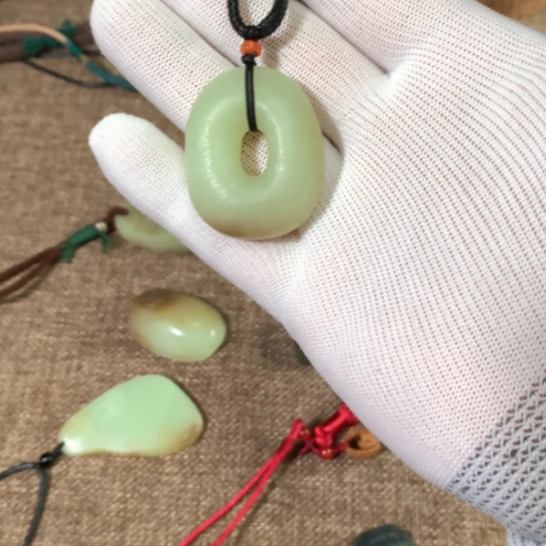 【闪购商品】岫岩老玉（透闪石质玉）未镶嵌颈饰1****9