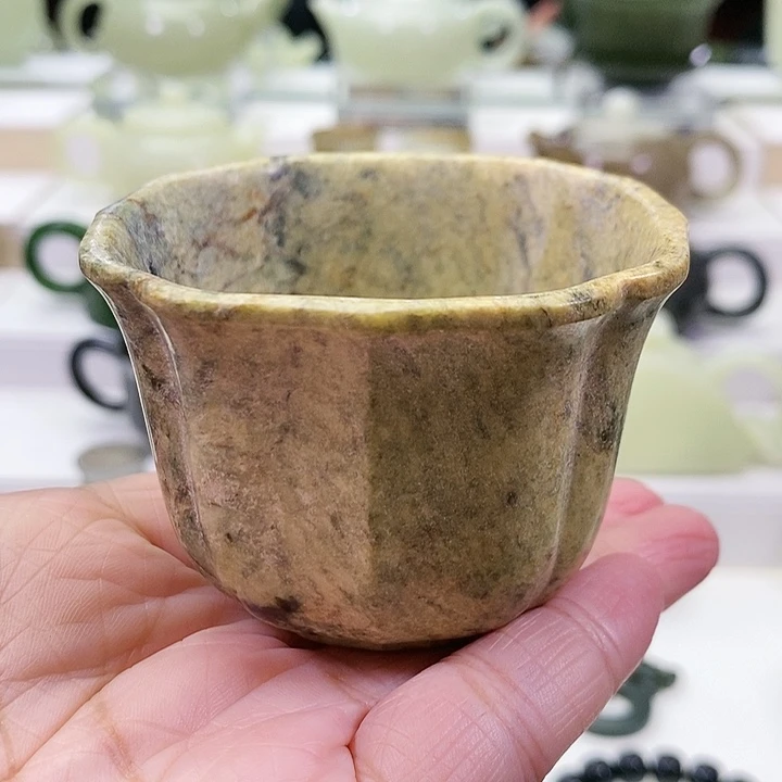 未镶嵌和田玉挂件茶杯100m l（微瑕）