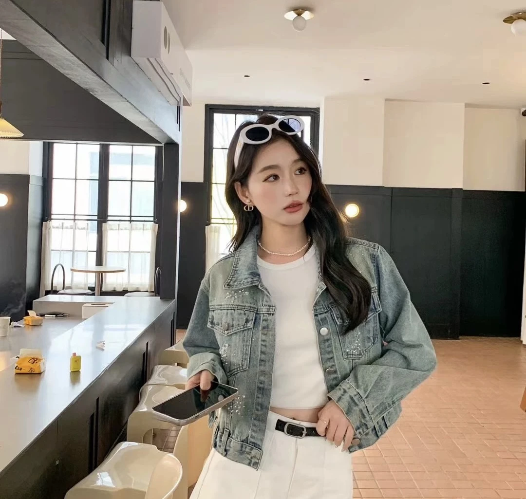 微瑕短款牛仔外套新款春季小个子宽松烫钻钉珠夹克上衣潮