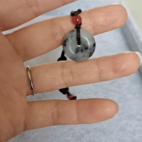 未镶嵌蛇纹石玉吊坠