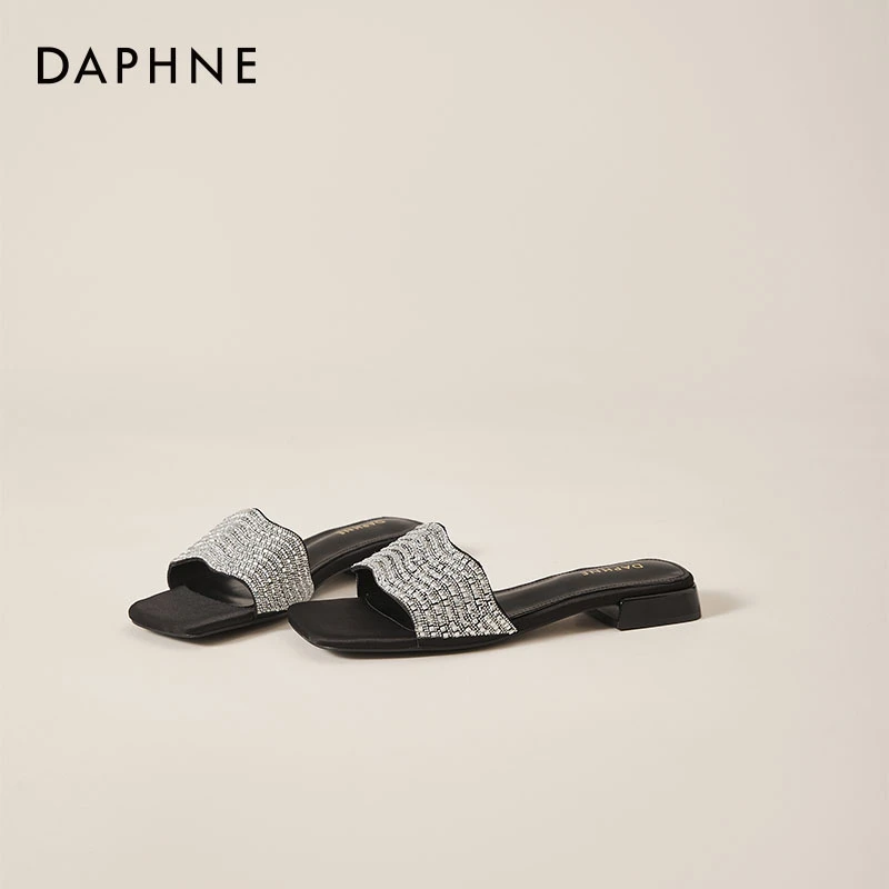 达芙妮平底方头一字拖女夏季新款时尚露趾水钻休闲外穿百搭拖鞋