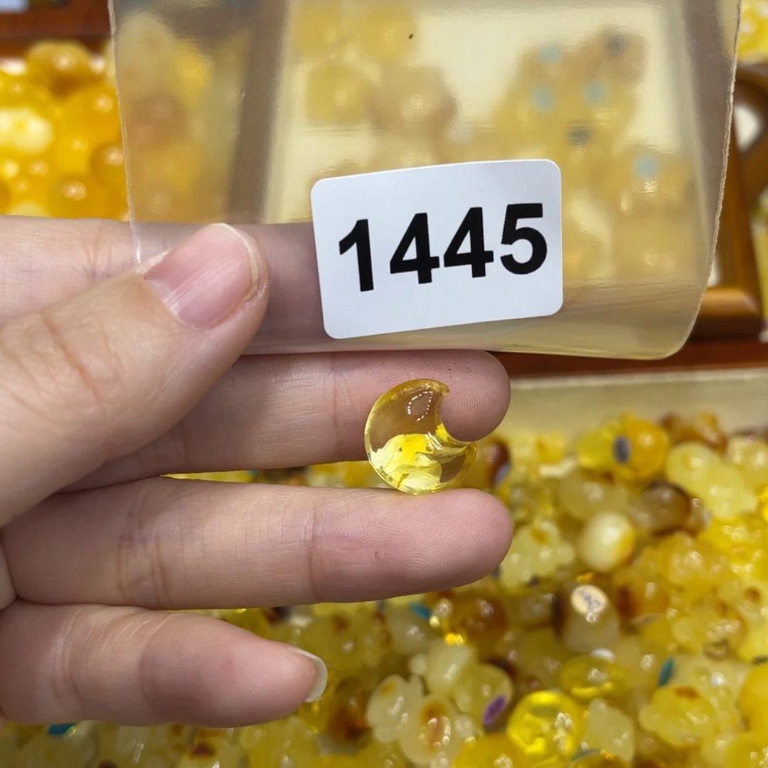 琥珀珠宝奇石未镶嵌