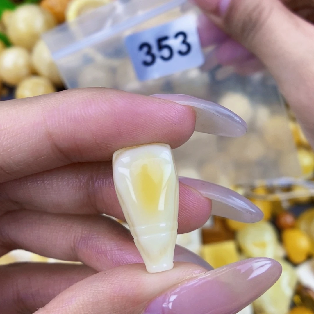 未镶嵌琥珀珠宝奇石11.3 皮色