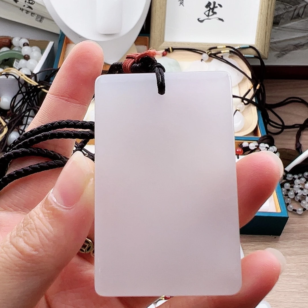石英质玉（金丝玉）未镶嵌颈饰
