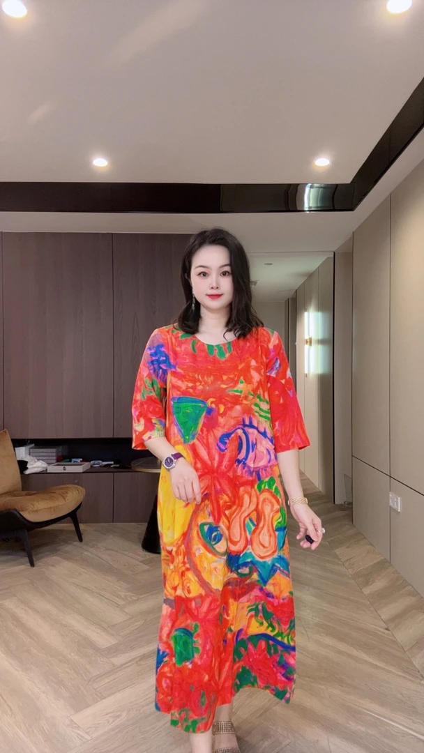 彩色圆领大码女装宽松中长款连衣裙