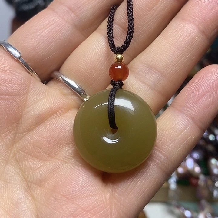 翡翠未镶嵌吊坠(赠链)