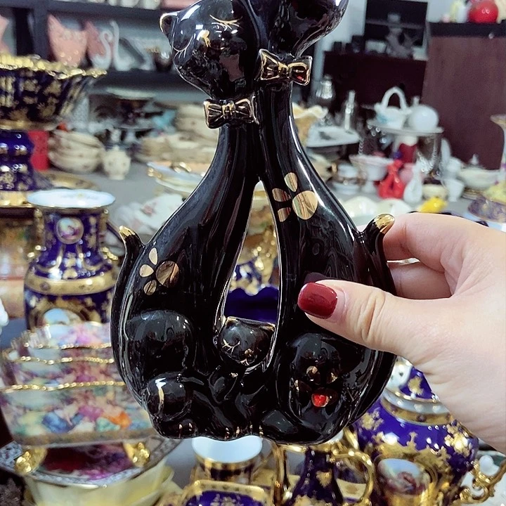 碗微瑕……………………………………