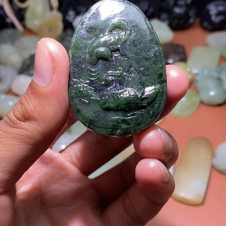 和田玉未镶嵌颈饰