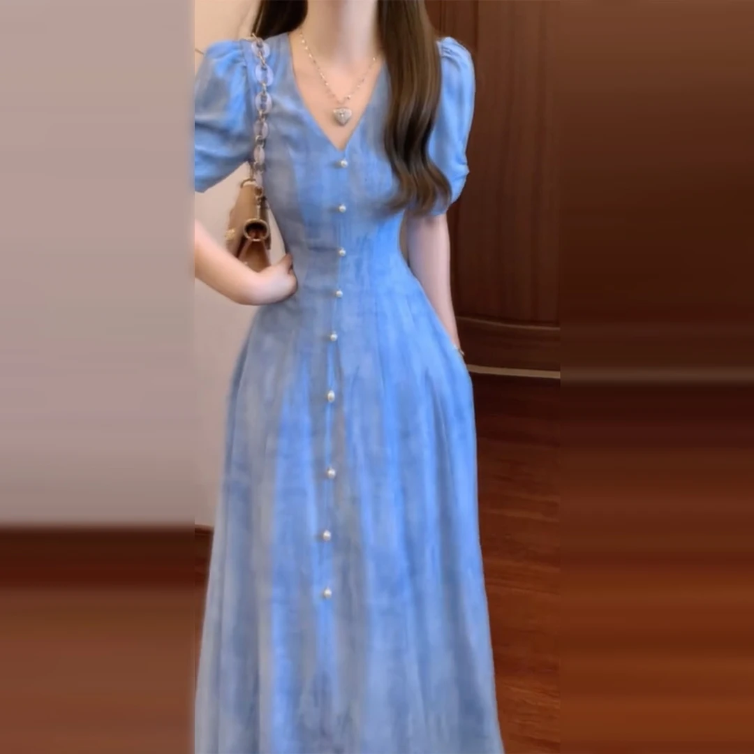 法式蓝色v领泡泡袖连衣裙子女夏季2025新款海边度假气质掐腰长裙