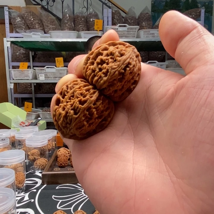 w***w文玩核桃吊坠南疆