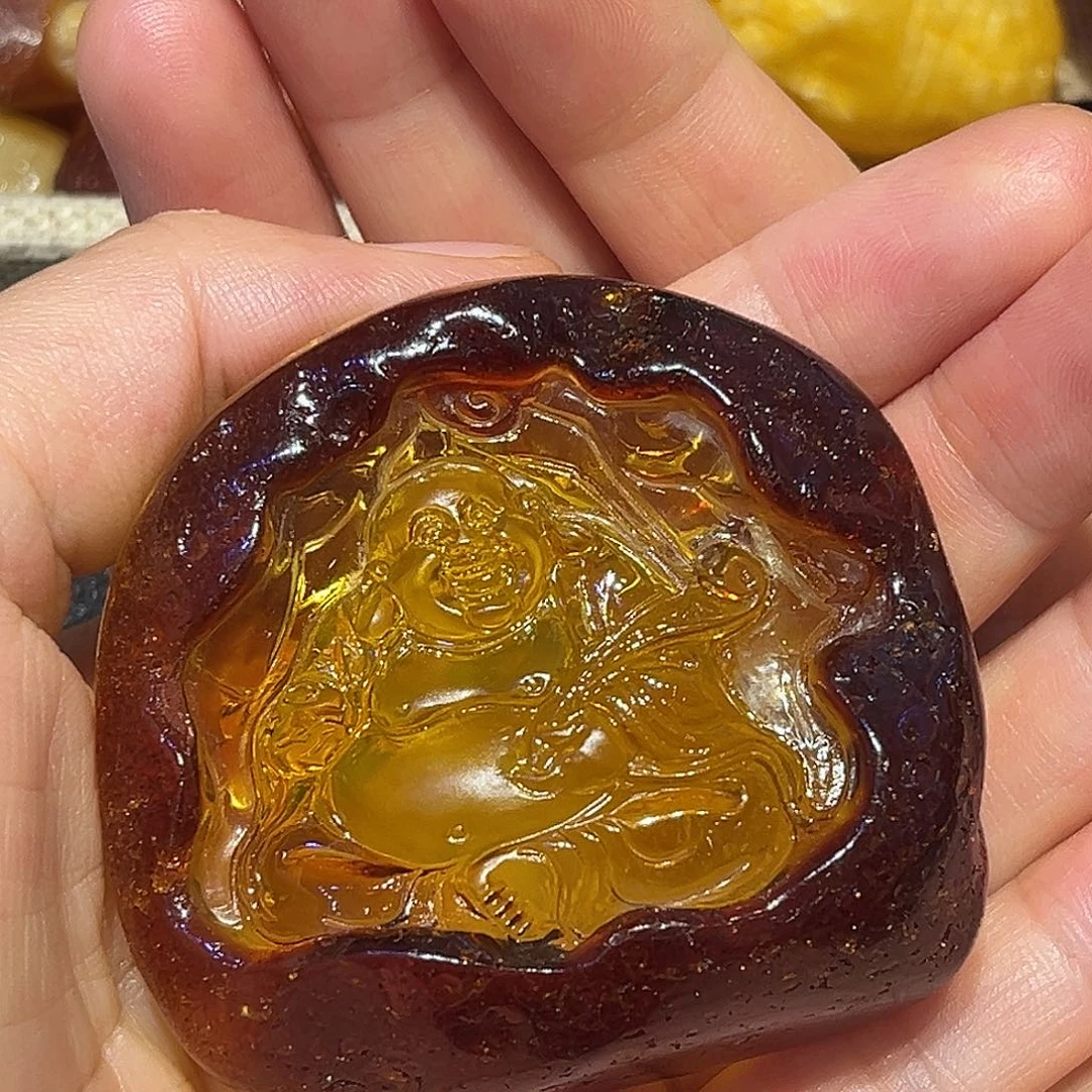 未镶嵌颈饰琥珀弥勒