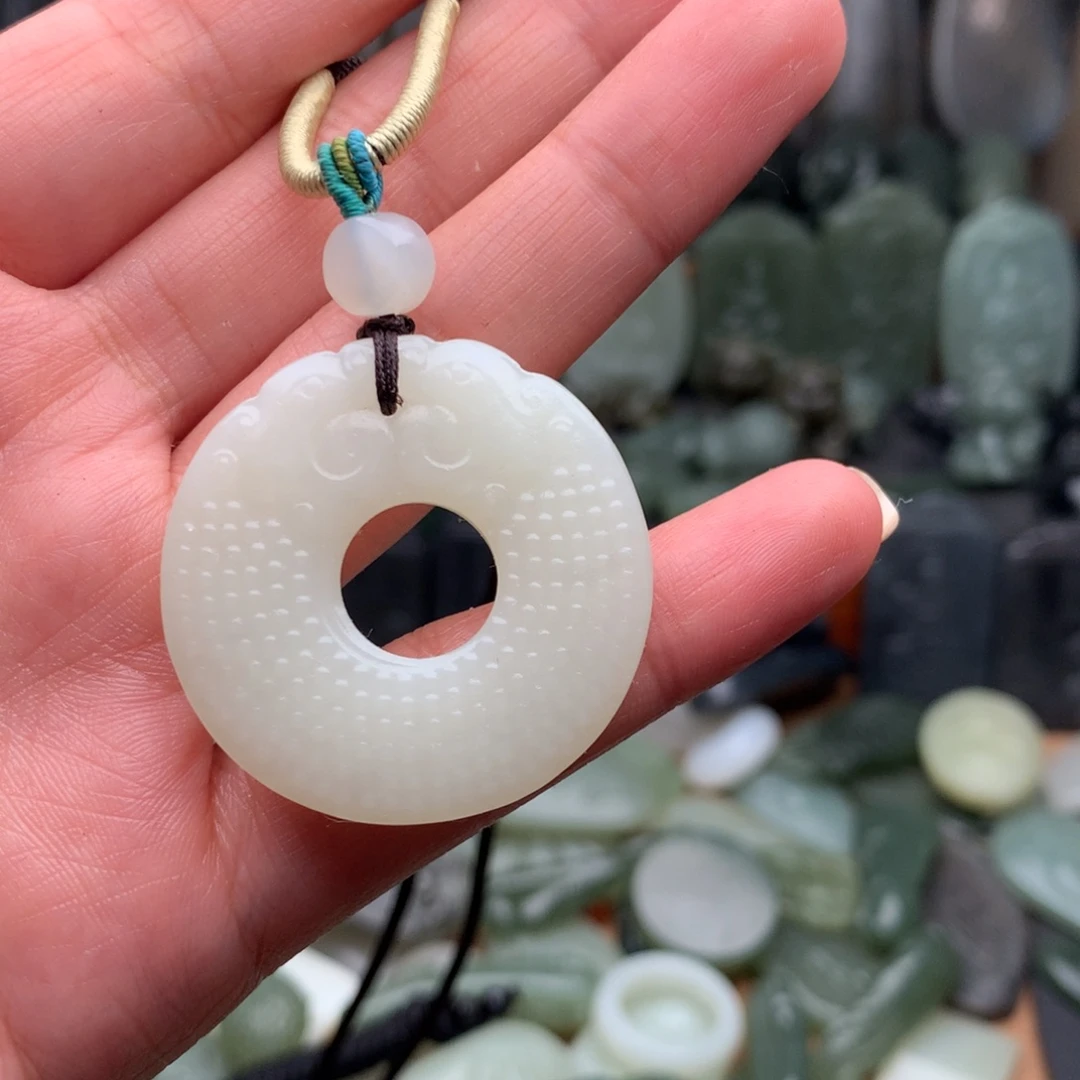 和田玉未镶嵌颈饰挂件124