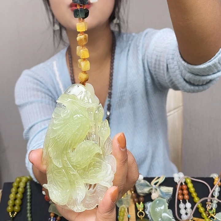 海****未镶嵌蛇纹石玉颈饰