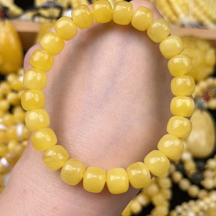 琥珀未镶嵌颈饰琥珀