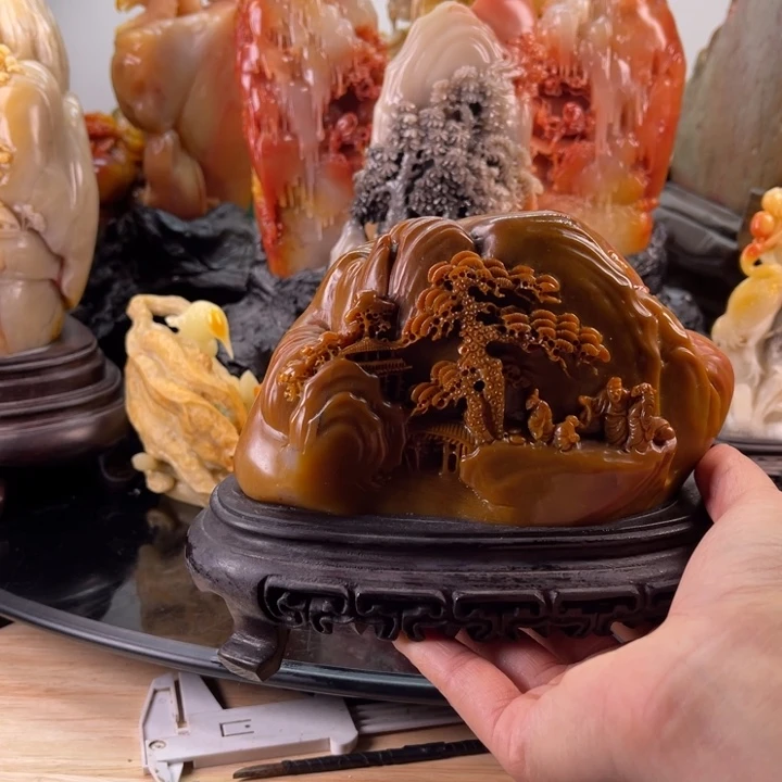 田黄石齐聚兰山摆件