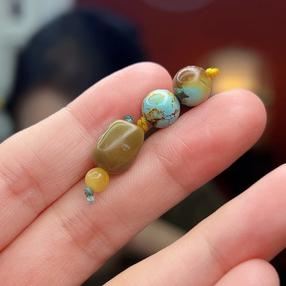 蜜蜡未镶嵌珠宝奇石