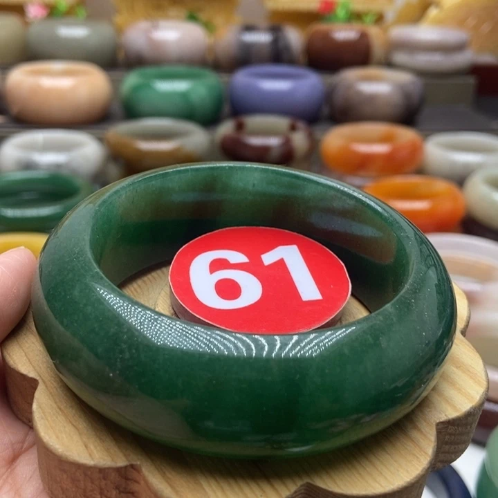 未镶嵌手镯石英质玉
