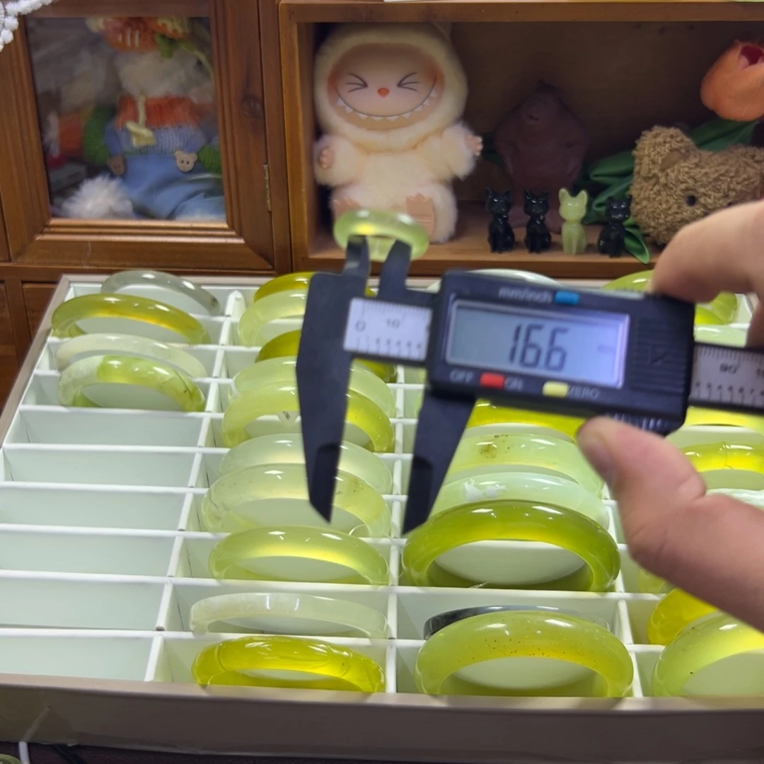 蛇纹石玉未镶嵌手镯356