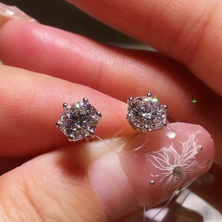 实验室培育钻石18K金镶嵌2.25克拉D-E/VS