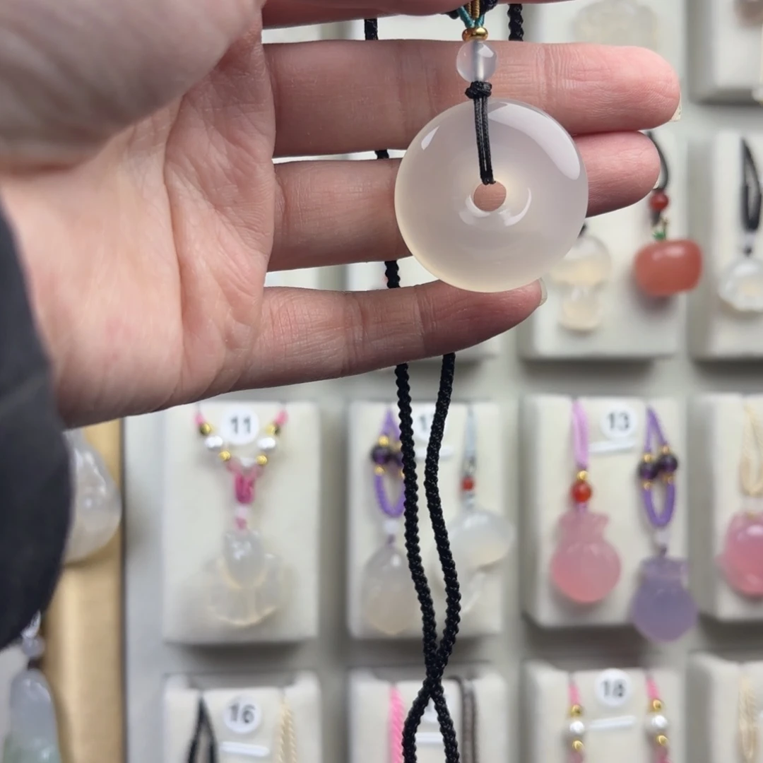 玛瑙/玉髓颈饰未镶嵌非**也